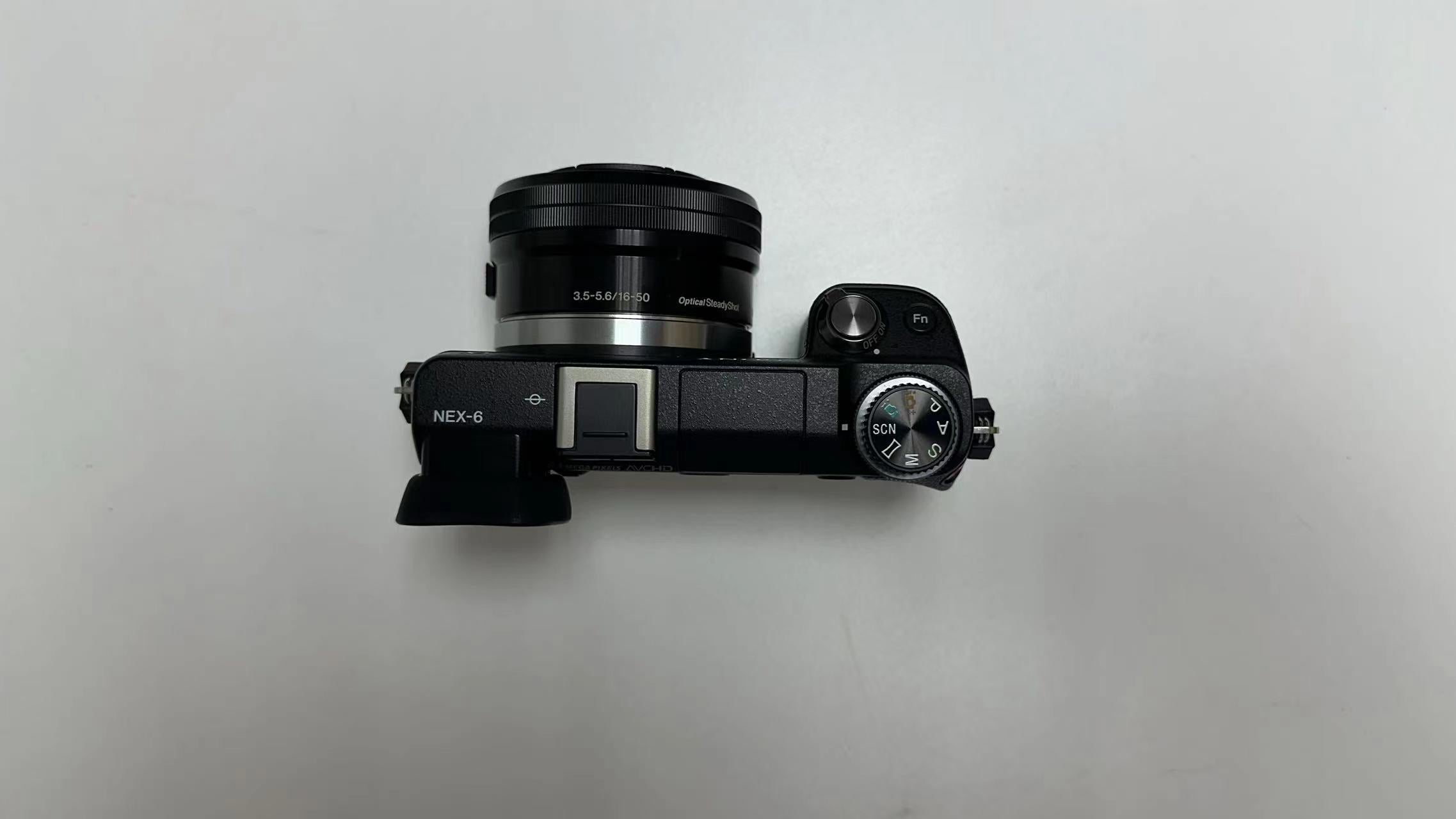 特別優惠：（二手）Sony Nex-6黑色無反光鏡相機，帶16-50mm鏡頭-95％的旅行新型