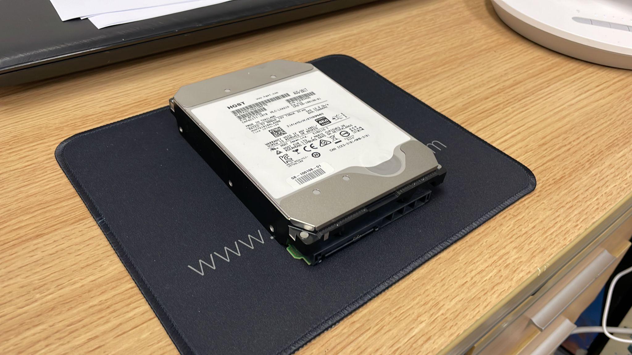 (特價全新拆機) HGST HUH721010AL4200 10TB 3.5inch\ 7200RPM\ SAS3 12Gb\ 256M HDD\ 100%NEW SYSTEM PULL - C2 Computer