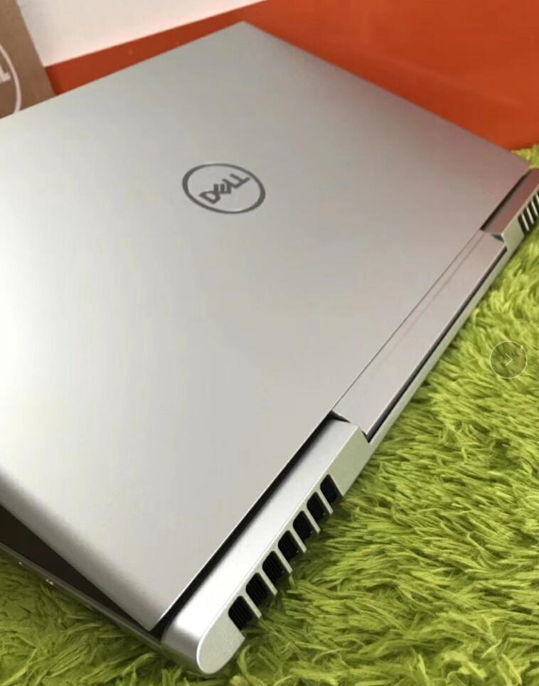 (USED) DELL Vostro 15 7000 7570 i5-7300U 4G NA 500G GTX 1050Ti 4G 15.6inch 1920x1080 Gaming Laptop 90% - C2 Computer