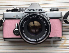 (USED)奧林巴斯/OLYMPUS OM-1 連 (18mm) 復古手動膠片機 收藏品 旅行 Camera 95% NEW（黑/粉） - C2 Computer