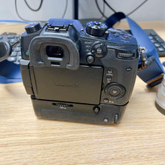 (USED/特價一部) PANASONIC Lumix GH5 with Battery Grip and charger + Zonlai 22mm f/1.8 - C2 Computer